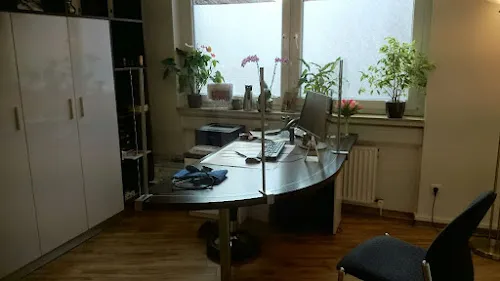 3 - Frau Antje Brand