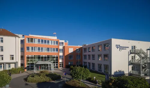 3 - Frau Bettina Albrecht