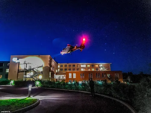 5 - Frau Bettina Albrecht