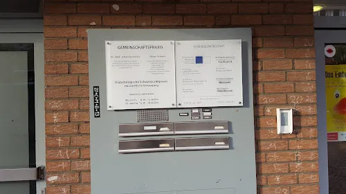 8 - Frau Cirsten Dammers-Müller