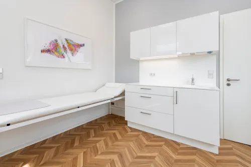 8 - Frau Dipl.-Med. Kerstin Öhlmann