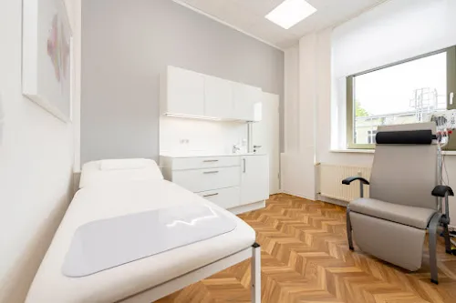 6 - Frau Dipl.-Med. Kerstin Öhlmann