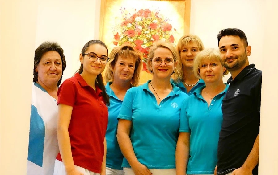 1 - Frau Dr. Claudia Steuber