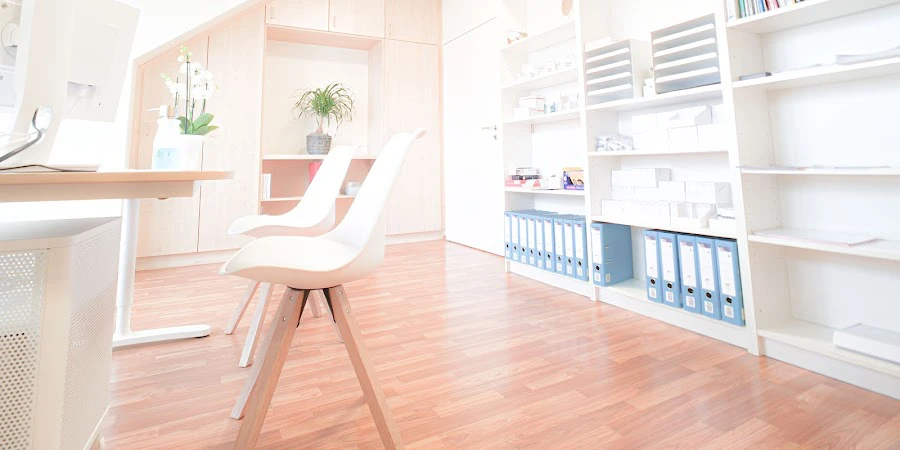 1 - Frau Dr. Elena Hane