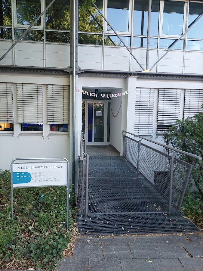 1 - Frau Dr. med. Alexandra Herta Maria Golla-Ebert