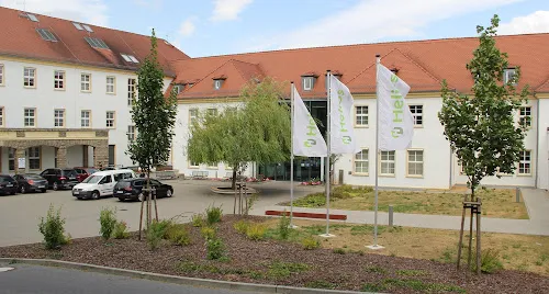 2 - Frau Dr. med. Angela Hübl