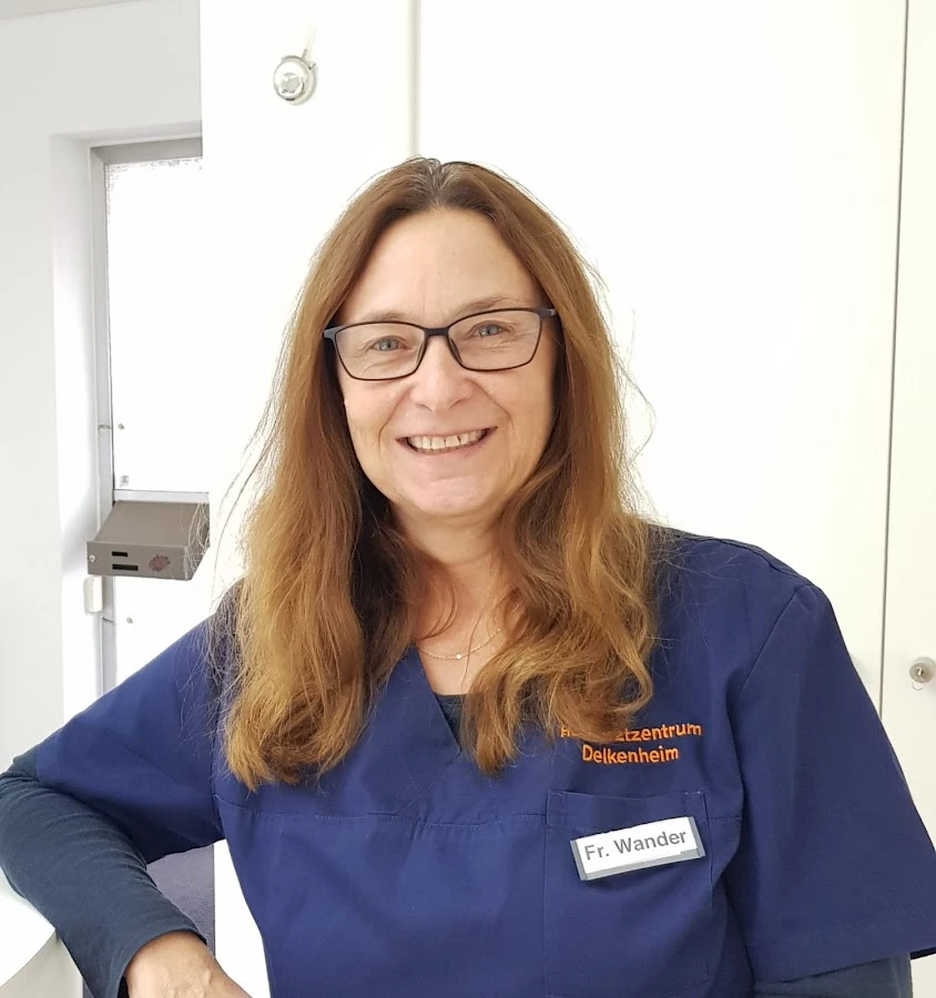 1 - Frau Dr. med. Annette Josten