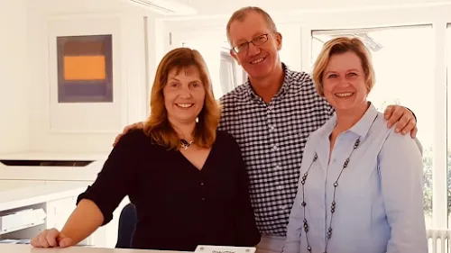 2 - Frau Dr. med. Annette Josten