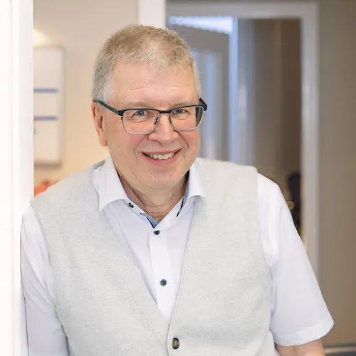 6 - Frau Dr. med. Birgit Reling