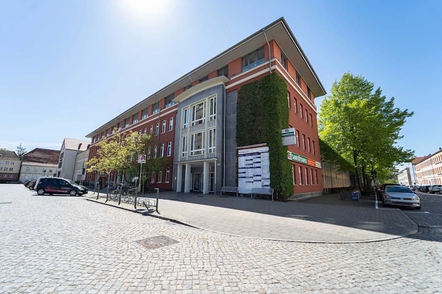 1 - Frau Dr. med. Birgitt Veit