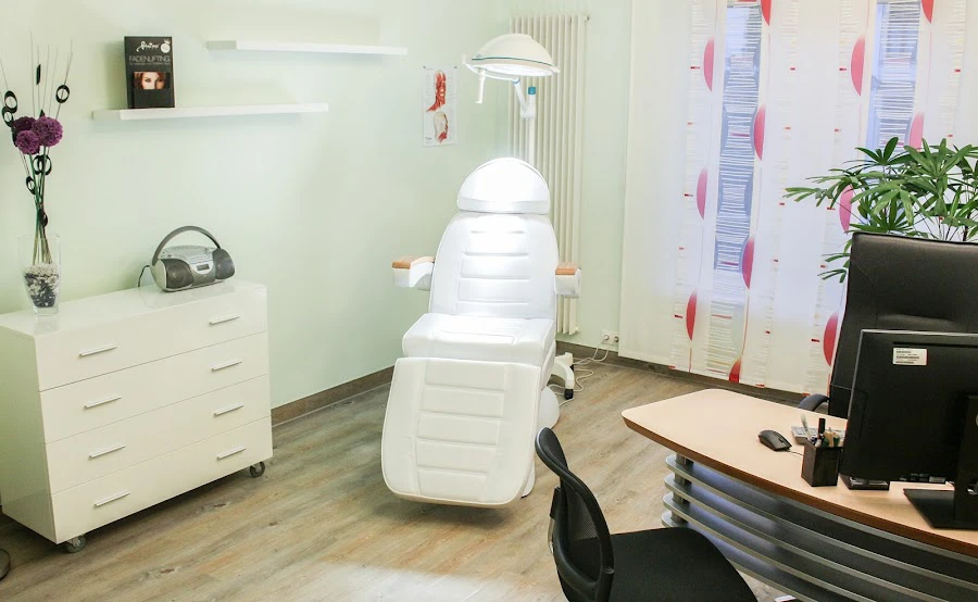 1 - Frau Dr. med. C. Schöler