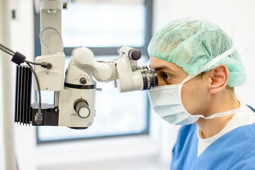 2 - Frau Dr. med. Christiane Müller-Agbonlahor