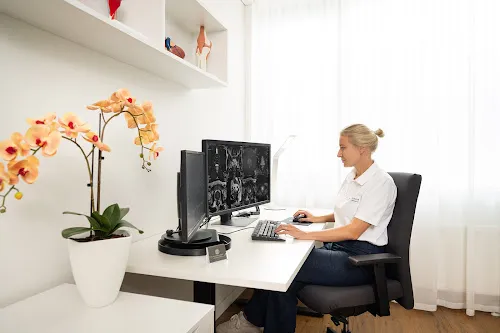 2 - Frau Dr. med. Christjane Kusch