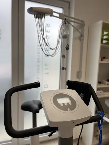 4 - Frau Dr. med. Dipl.-Biol. Angela Württenberger