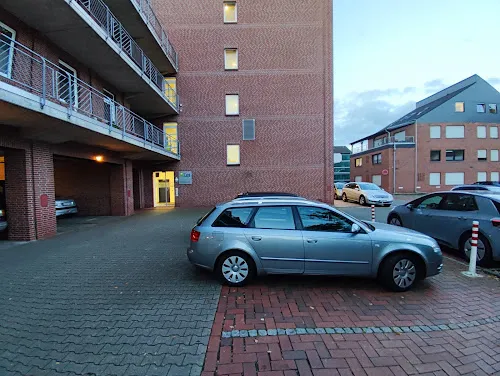 3 - Frau Dr. med. Elisabeth Burfeind