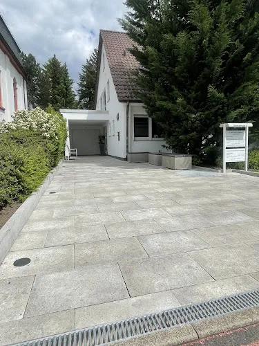 7 - Frau Dr. med. Ellen Brommer