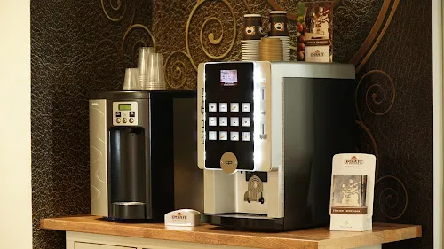 7 - Frau Dr. med. Emina Wamser