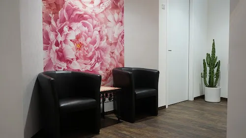 6 - Frau Dr. med. Emina Wamser