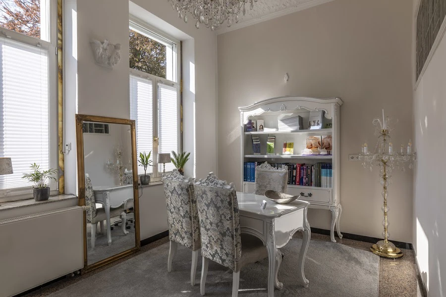 1 - Frau Dr. med. Gabriele Feeken-Wiegand