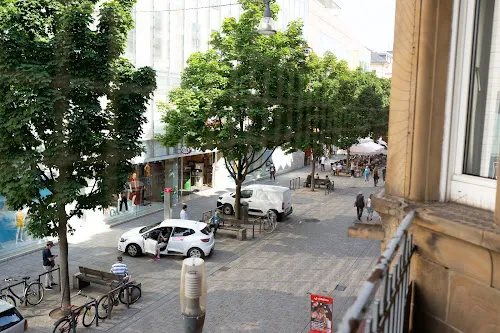 5 - Frau Dr. med. Gülsen Vural-Bozyigit