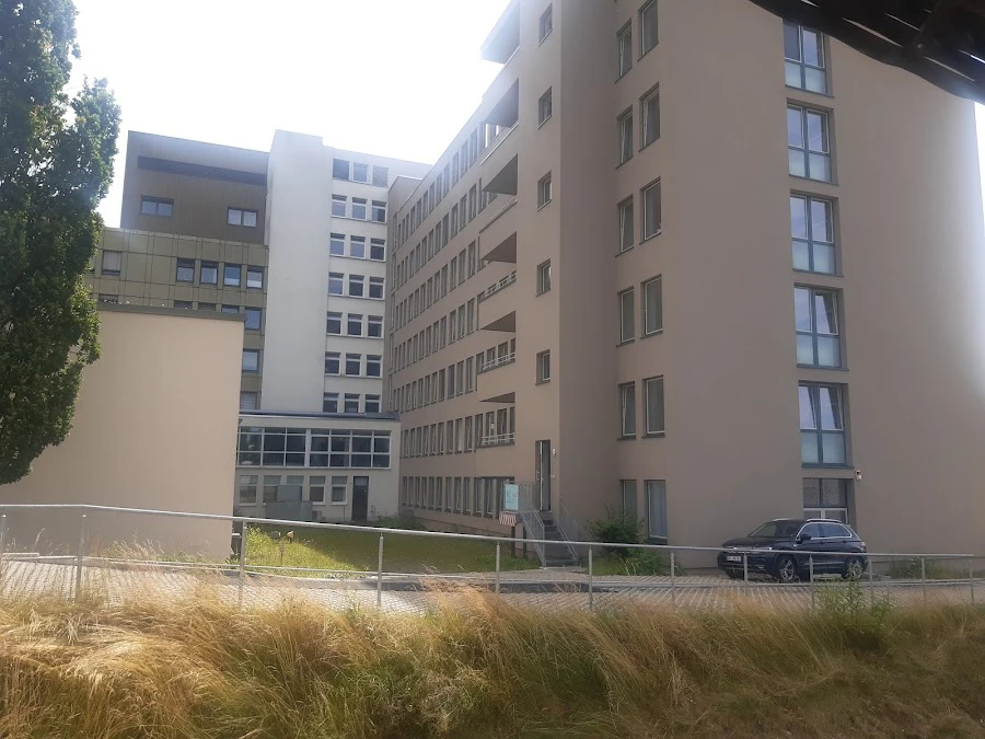 1 - Frau Dr. med. Juliane Siewert