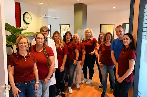 2 - Frau Dr. med. Magdalene Tomberg