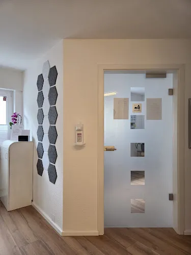 7 - Frau Dr. med. Sabine Grüßner