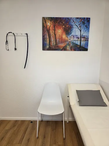 8 - Frau Dr. med. Sabine Grüßner