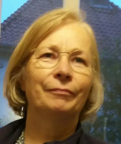 2 - Frau Dr. med. Silke Hinrichs