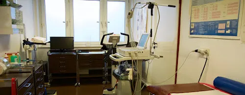 2 - Frau Dr. med. Susanne Kanya