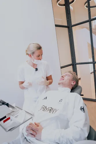 4 - Frau Dr. med. Yasmin Ghane-Khiabanian