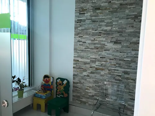 7 - Frau Dr. medic. stom. (UMF Bukarest) Saviana Ratiu