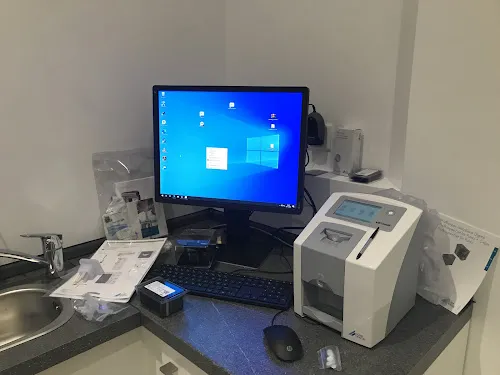 5 - Frau Dr. medic. stom. (UMF Bukarest) Saviana Ratiu