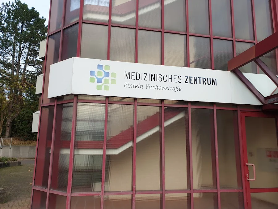 1 - Frau Dr. Petra Klohe