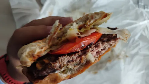 7 - Frau Langs Imbiss