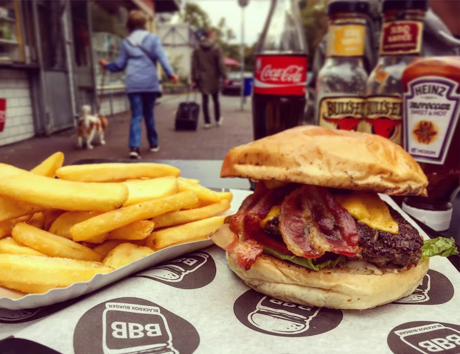 1 - Frau Langs Imbiss