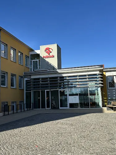 4 - Frau Lohmüller, Hausarzt ,Fachärztin für Innere Medizin