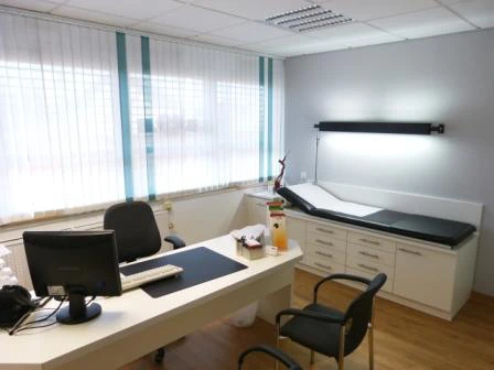 1 - Frau Nadeschda Schweizer