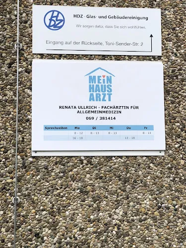 2 - Frau Renata Ullrich