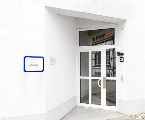 6 - Frau Sabine Mücke