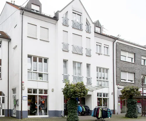 7 - Frau Sabine Mücke