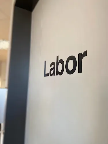 4 - Frau Theresa Rasch-Nawrath