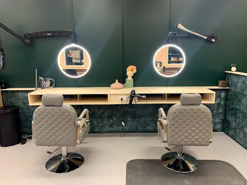 2 - Fresh Hair, Lakes Entrance