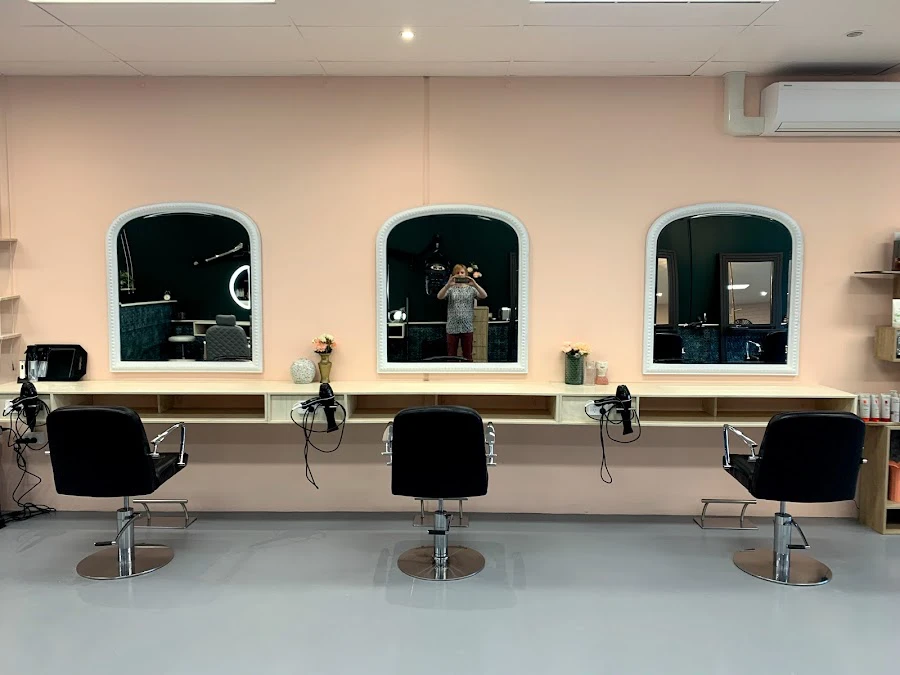 1 - Fresh Hair, Lakes Entrance