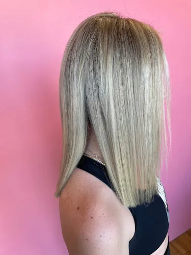 4 - Friendly Nails and Beauty