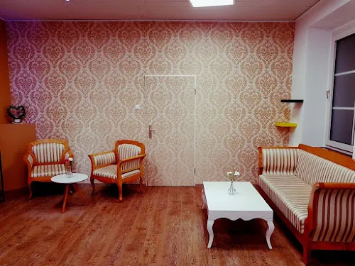 5 - Friends Hair Lounge