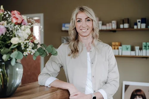 2 - Friseur & Kosmetik Salon Föniks Chemnitz