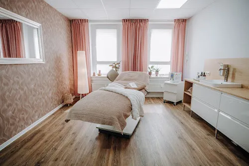 3 - Friseur & Kosmetik Salon Föniks Chemnitz