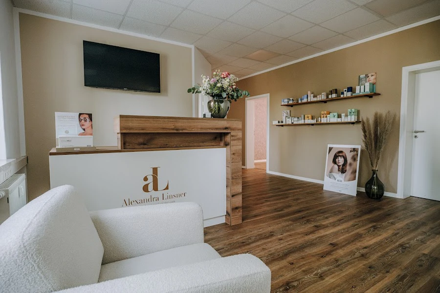 1 - Friseur & Kosmetik Salon Föniks Chemnitz