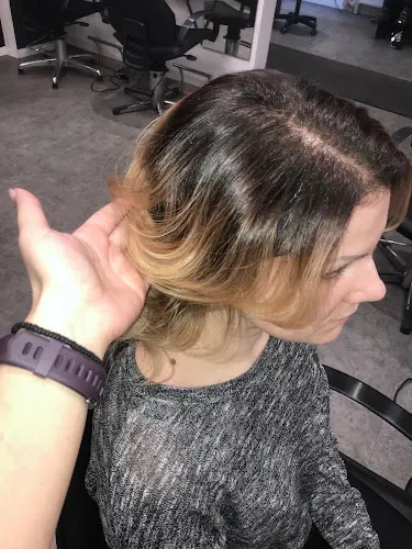 4 - Friseur BIO Coiffeur Styliani